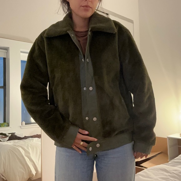 Avec Les Filles green fur bomber jacket with leather detailing 

Size S - Picture 4 of 4